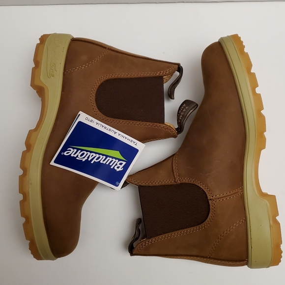 New Blundstone Crazy Horse Chelsea Boot - Picture 3 of 6